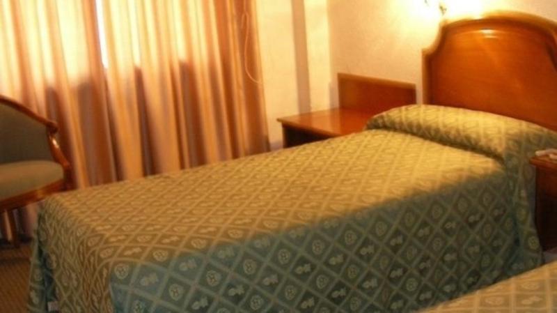 โฮเต็ล ซีโนเรียล Hotel มาดริด ห้อง รูปภาพ