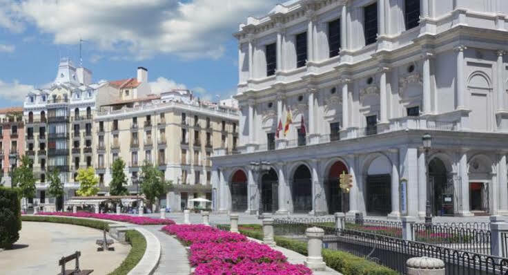 โฮเต็ล ซีโนเรียล Hotel มาดริด ภายนอก รูปภาพ